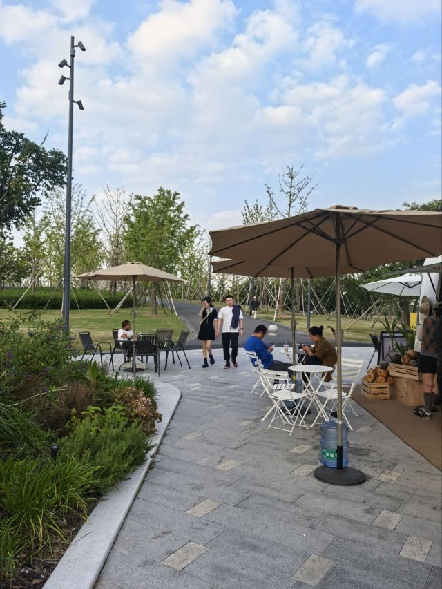 一尺花园户外用餐区